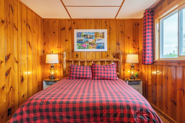2 bedrooms, free WiFi, bed sheets - Vacation UniquEly cottage #1 (Ely)