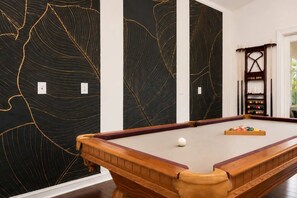 Games room - The Gatsby I By Hotel Home Stays (Mesa)