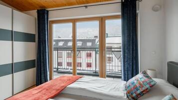 4 Schlafzimmer, Schreibtisch, Internetzugang