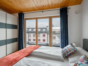 4 chambres, bureau, accĂšs Internet