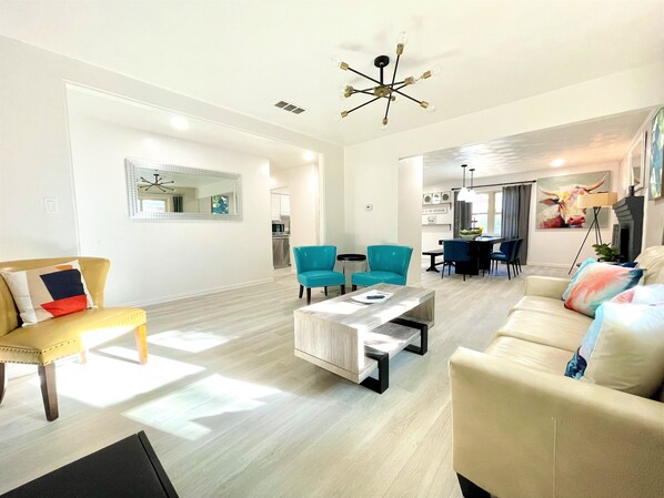 تلفزيون ذكي، كرة قدم الطاولة، كُتُب