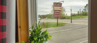 Vacation UniquEly cottage #2