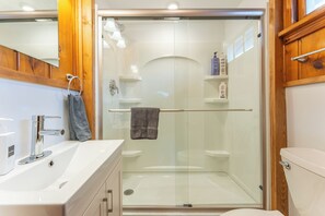 Dusche, Handtücher, Seife, Shampoo