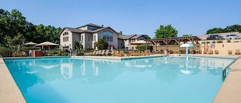 Sisäuima-allas, ulkouima-allas