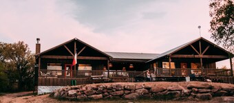 El Castell + El Castellito - on the Llano River [Sleeps 26+]