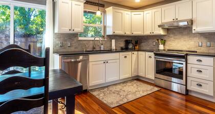 Devon Court - Adorable Remodeled, Quiet, Near Town, Fenced Yard, Pet Friendly