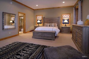 4 habitaciones, escritorio y tabla de planchar con plancha 