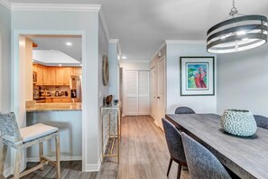 Dining - Sunshine Manor condo w/ private beach access (Ponte Vedra Beach)