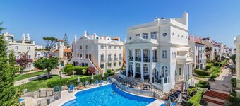 T5 Townhouse, direct access to main Old Village pool. Located in Vilamoura