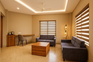Luxury Room | In-room safe, individually decorated, individually furnished, desk - The Sky Imperial Bapu’s Resort (Dwarka)