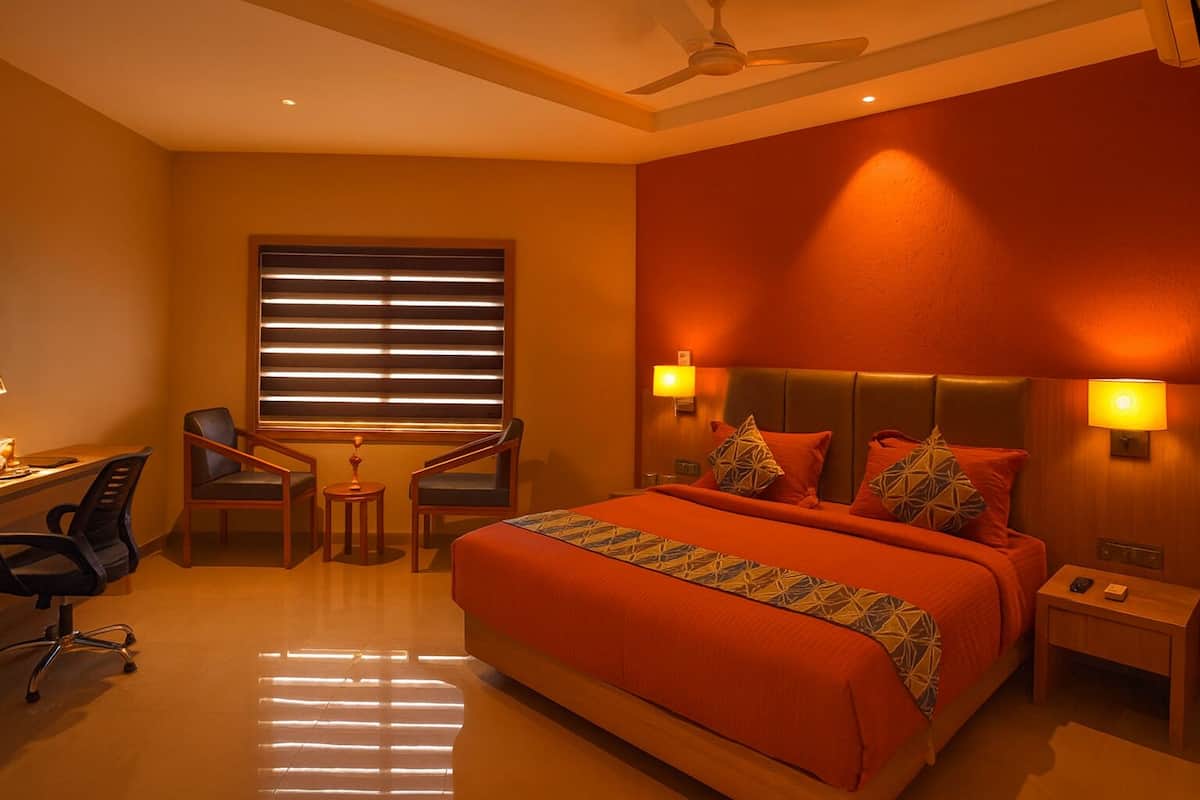 Executive Room | In-room safe, desk, laptop workspace, soundproofing