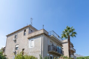 Exterior - Charming holiday home in Mondello with terrace (Palermo)