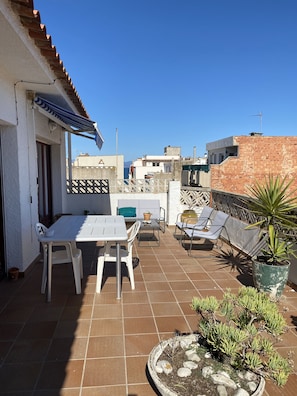 Outdoor dining - LA TORRE ATIC (L'Escala)