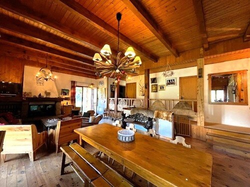 Chalet Nature, Pistes en Hiver & Alpages en Été, pour 14 Pers., Cheminée, Wifi, Balcons & Terrasse