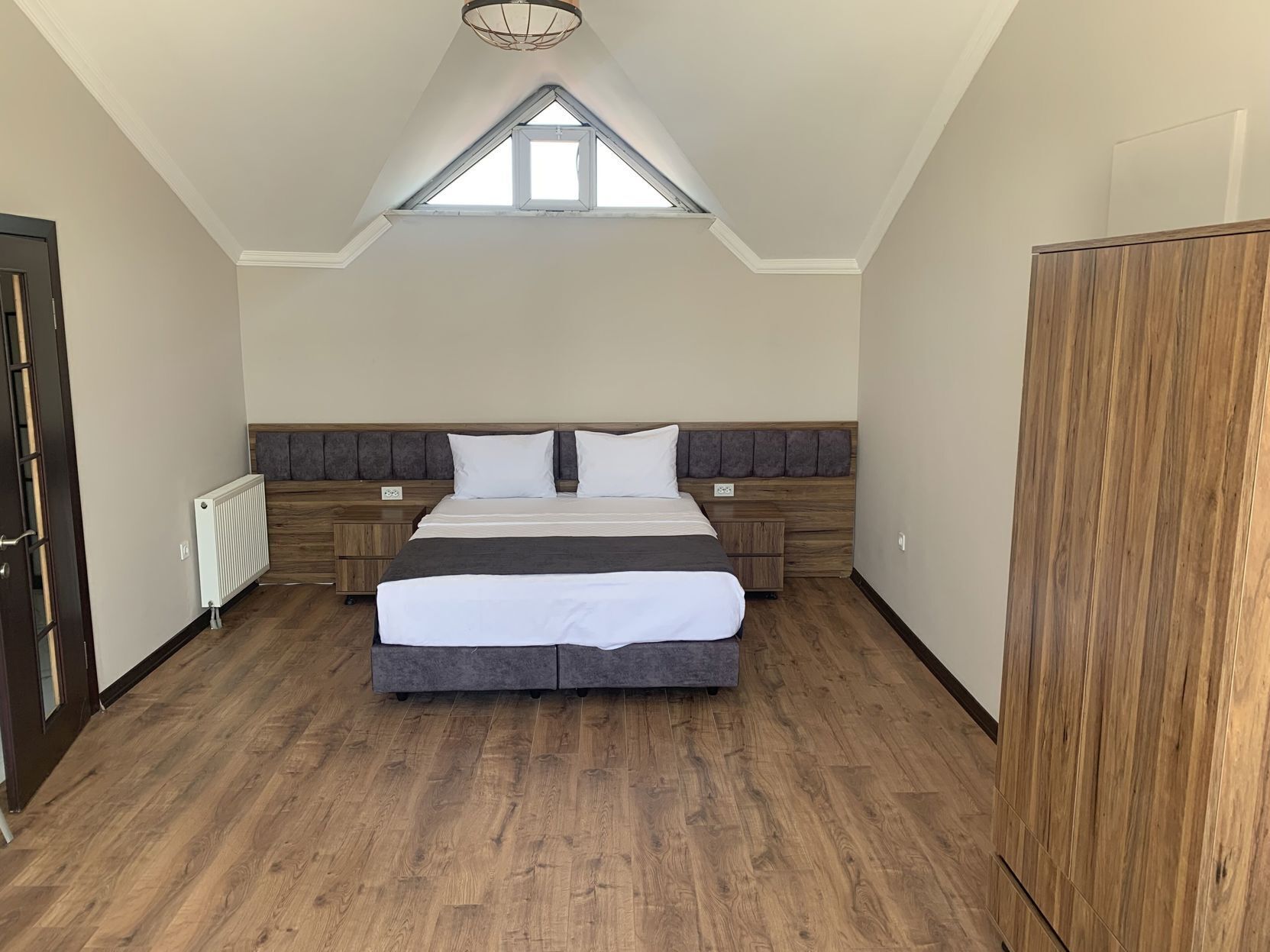 In-room safe, desk, laptop workspace, soundproofing