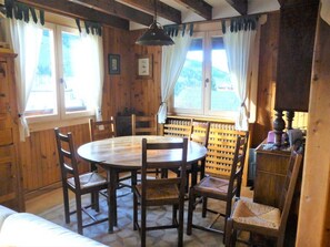 Dining - Cosy chalet for 11 with wifi, dishwasher & washing machine (Arêches-Beaufort)