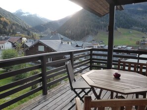 Outdoor dining - Cosy chalet for 11 with wifi, dishwasher & washing machine (Arêches-Beaufort)