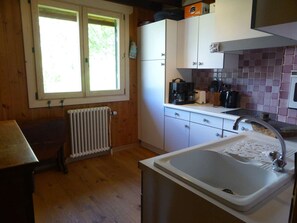 Fridge, microwave, oven, dishwasher - Cosy chalet for 11 with wifi, dishwasher & washing machine (Arêches-Beaufort)