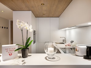 Fridge, microwave, dishwasher, toaster