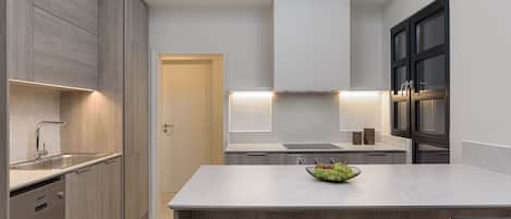 Fridge, oven, dishwasher, coffee/tea maker