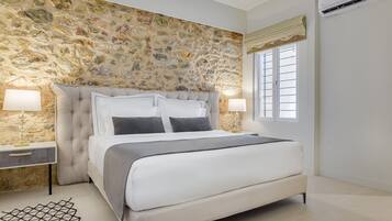 3 bedrooms, in-room safe, iron/ironing board, free WiFi