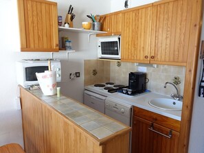 Frigorifero, microonde, forno, lavastoviglie