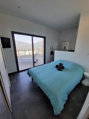 5 bedrooms, free WiFi, bed sheets