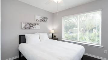 3 soverom, strykejern/-brett, reiseseng for barn og wi-fi (inkludert)