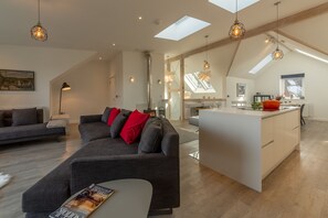 TV, fireplace - Seastiles, Salthouse, Norfolk (Salthouse)