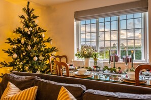 Holkham Skies: Your hosts will tastefully decorate for a perfect festive break - Holkham Skies (2), Wells-next-the-Sea, Norfolk (Wells-next-the-Sea)