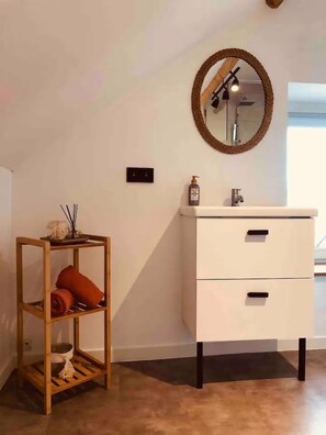 Interior - Cosy studio in a green country setting (Gesves)