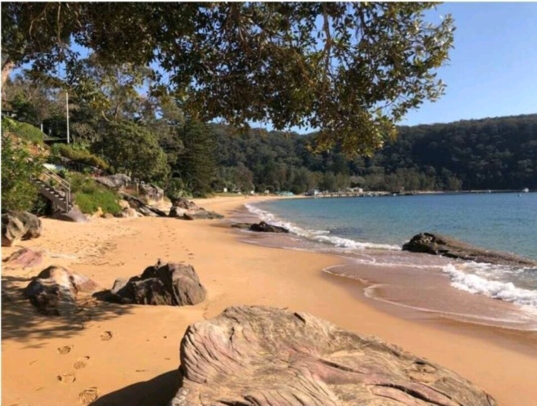 在海灘附近、躺椅、沙灘巾