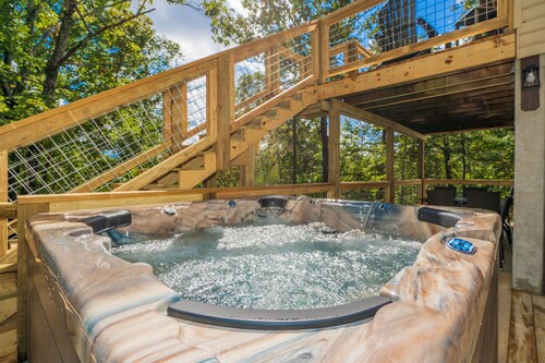 Pigeon Forge Escape, Hot Tub, Game Room, $560 FREE tickets each paid day!