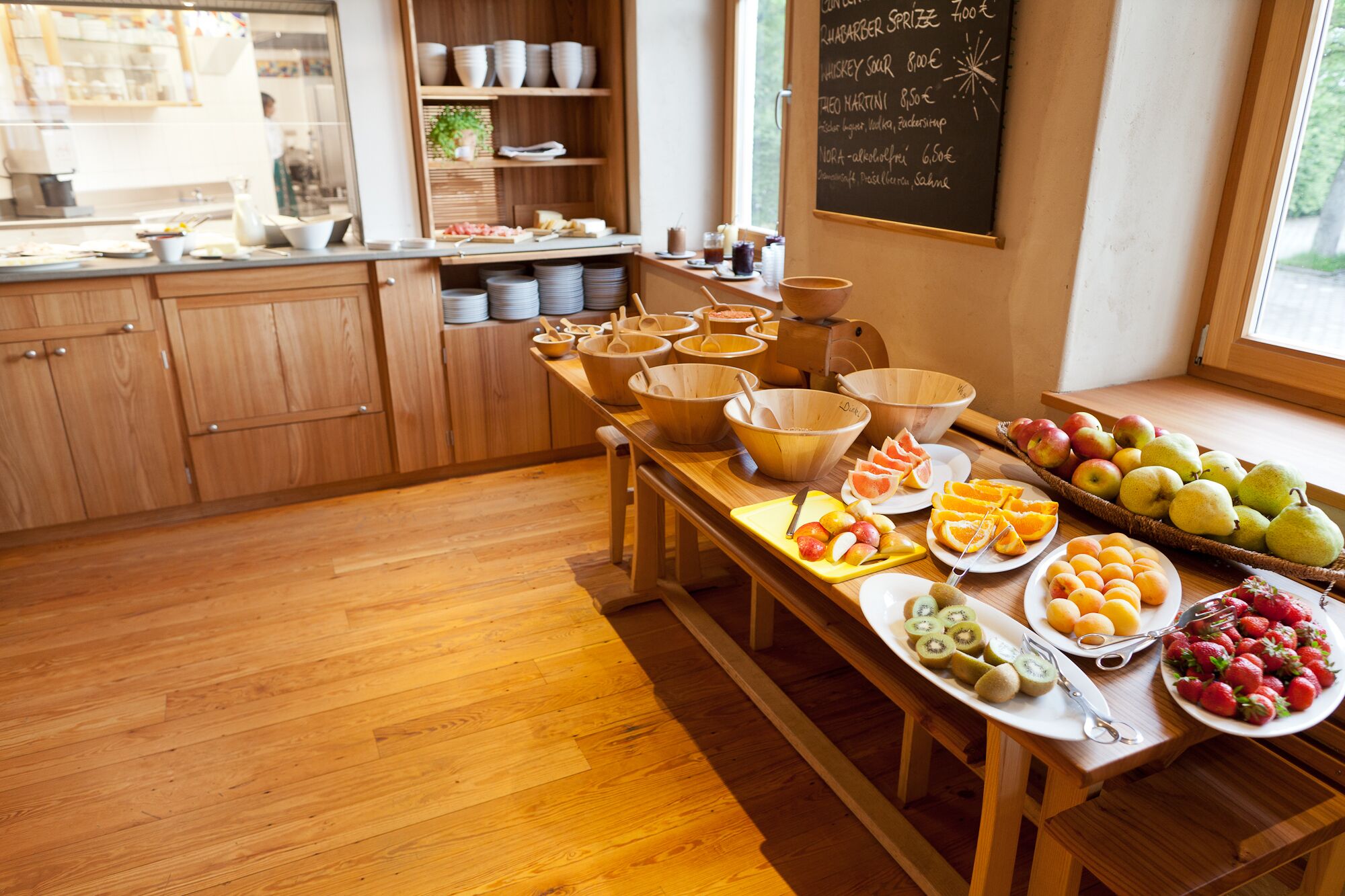 Free daily buffet breakfast 