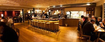 Bar (en la propiedad)