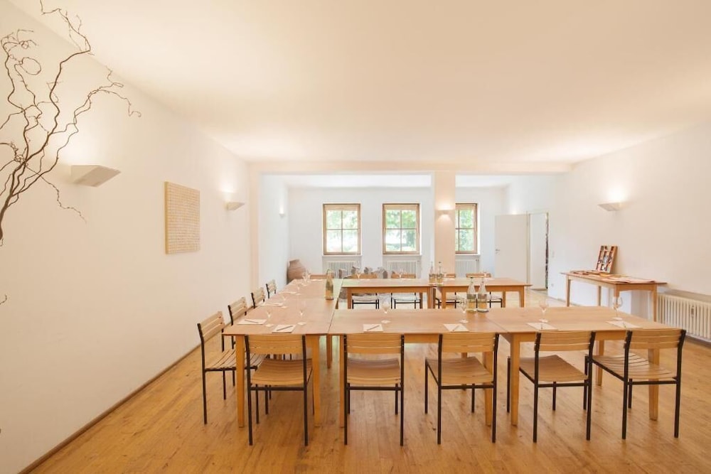 Alter Wirt in Grünwald | Bio-Restaurant & BIO-Hotel by null