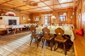 Restaurant - Alter Wirt GmbH in Grünwald (Gruenwald)
