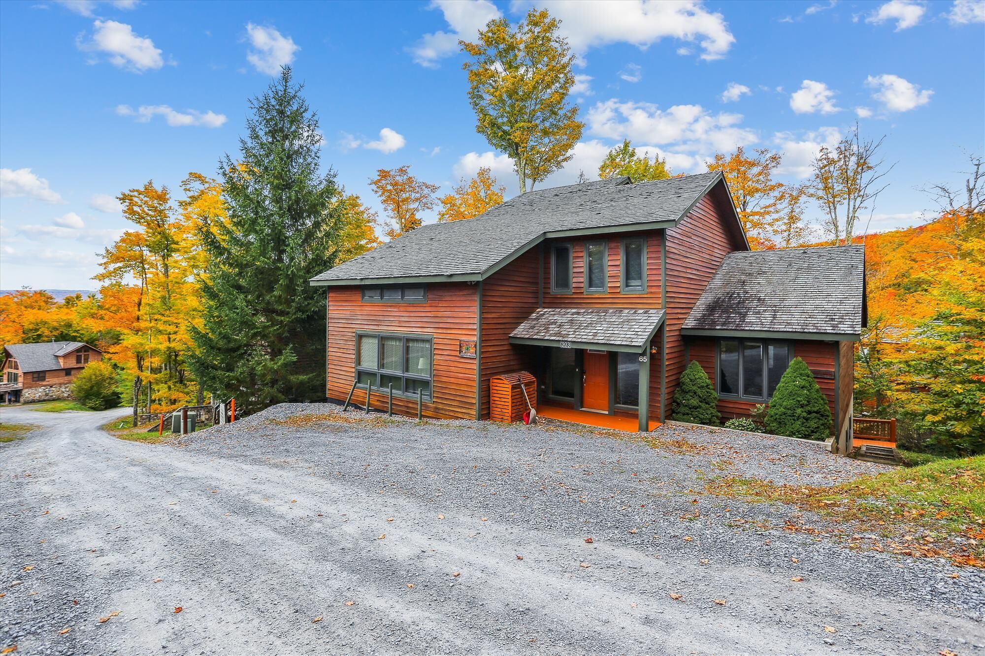 Quick walk to Salamander!  Year-round comfort. Welcome to Family Traditions
