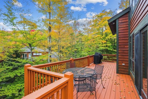 Quick walk to Salamander!  Year-round comfort. Welcome to Family Traditions