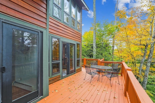 Quick walk to Salamander!  Year-round comfort. Welcome to Family Traditions