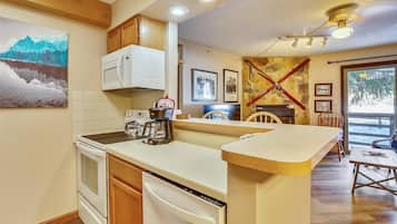 Fridge, microwave, dishwasher, coffee/tea maker