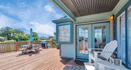 Madeline Lake Oasis Home in Galveston â On the Water!
