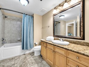 Hair dryer, towels - Azure 416--Free Beach Service!!-- 3 Bed/ 3 Bath Condo On the Beach!! (Fort Walton Beach)