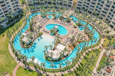 Heron 309--Sleeps 9, Corner Condo w/ Wraparound Balcony