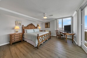 3 habitaciones, tabla de planchar con plancha y cuna de viaje