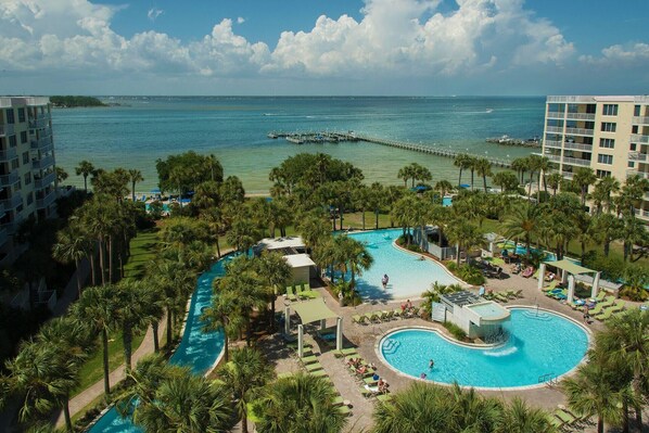 A heated pool - Pelican PH04---1 BR + Bunk Penthouse @ Destin West (Fort Walton Beach)