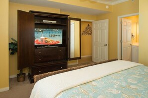 2 bedrooms, iron/ironing board, travel crib, free WiFi - Pelican PH04---1 BR + Bunk Penthouse @ Destin West (Fort Walton Beach)