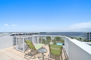 Property grounds - Pelican PH06-Pelicans Roost--Stunning 2 Br Penthouse with views for miles-sleeps 6 (Fort Walton Beach)
