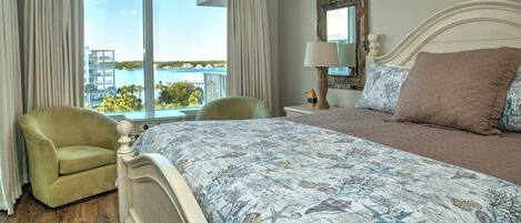 3 dormitorios, tabla de planchar con plancha, cuna de viaje