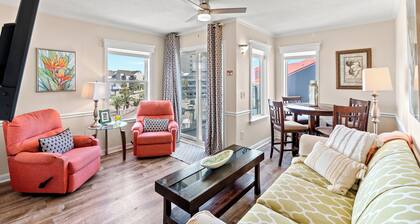 Newly renovated, 3rd floor, ocean view condo + Free Attraction Tickets!